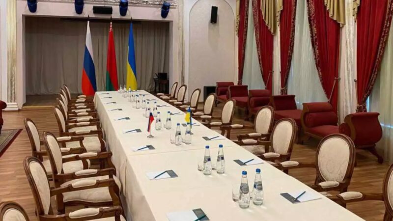 Ξεκίνησαν οι διαπραγματεύσεις Ουκρανίας-Μόσχας